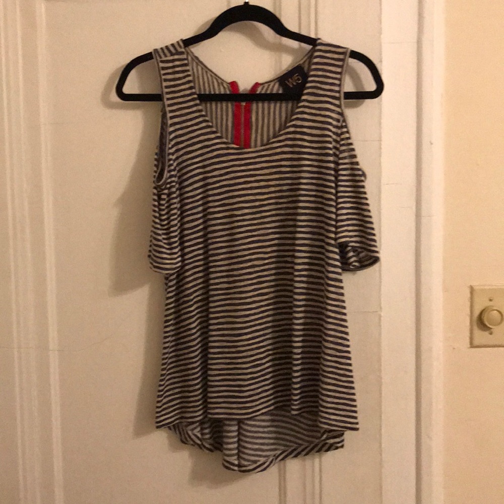shoulder cut out t shirt